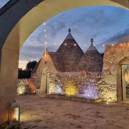 مبيت وإفطار غروتاليي Trulli Di Spinaruta المظهر الخارجي الصورة