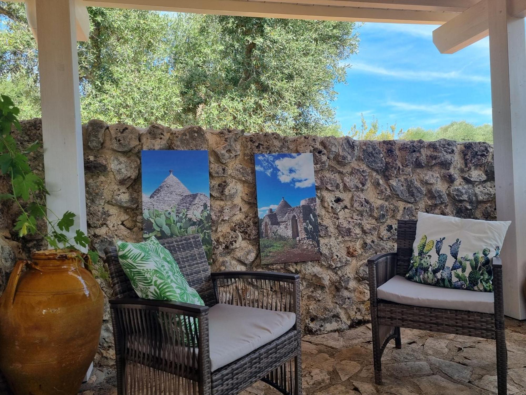 مبيت وإفطار غروتاليي Trulli Di Spinaruta المظهر الخارجي الصورة