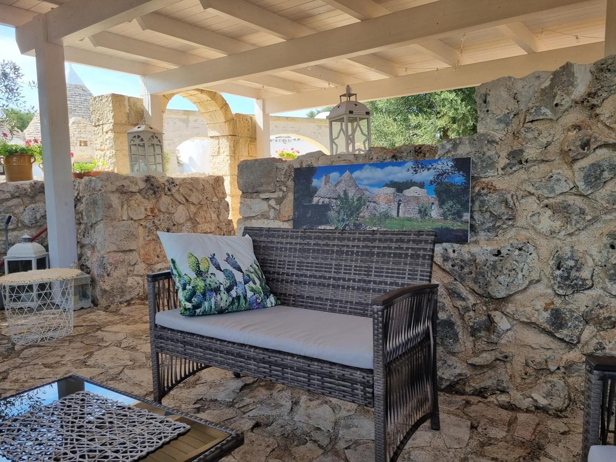 مبيت وإفطار غروتاليي Trulli Di Spinaruta المظهر الخارجي الصورة