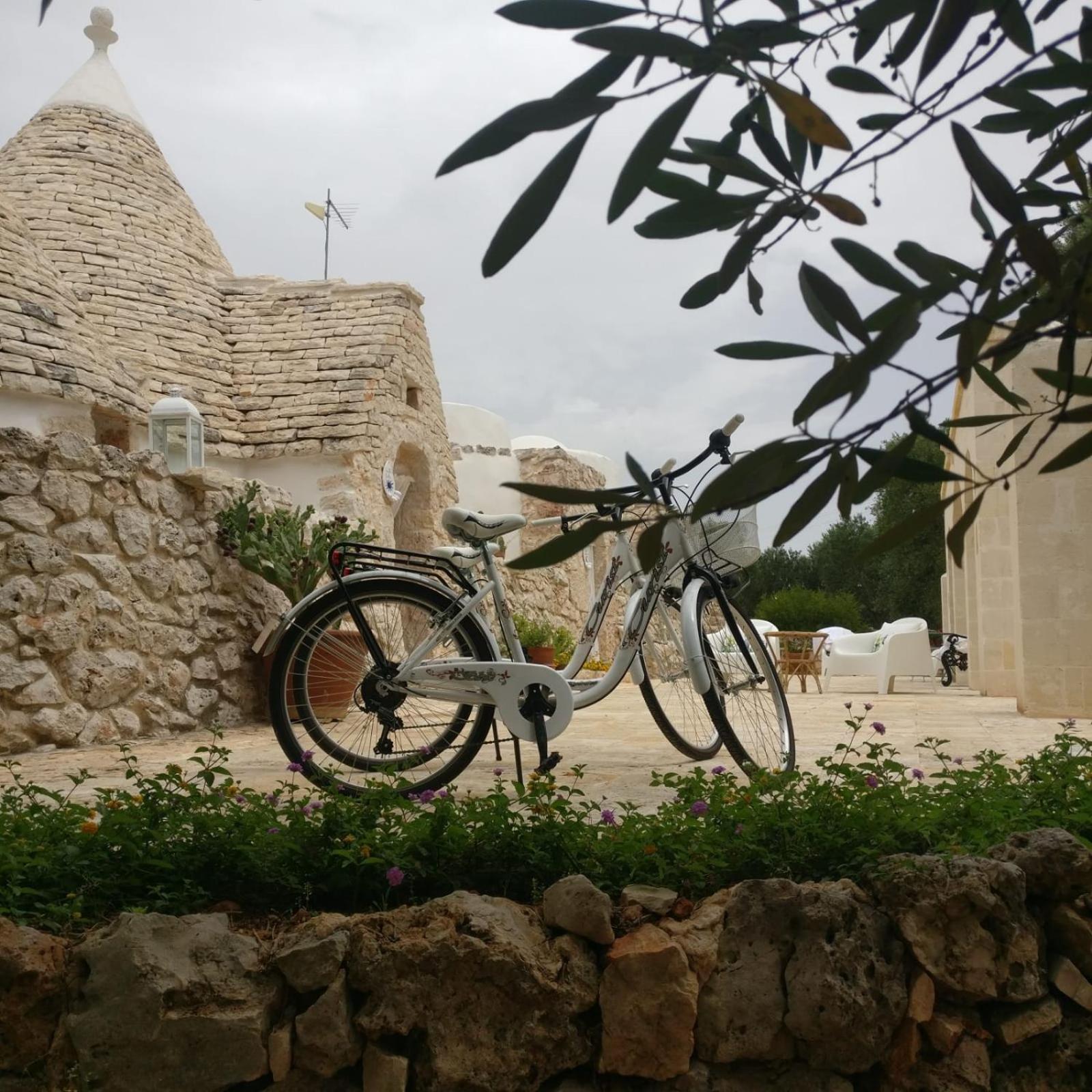 مبيت وإفطار غروتاليي Trulli Di Spinaruta المظهر الخارجي الصورة