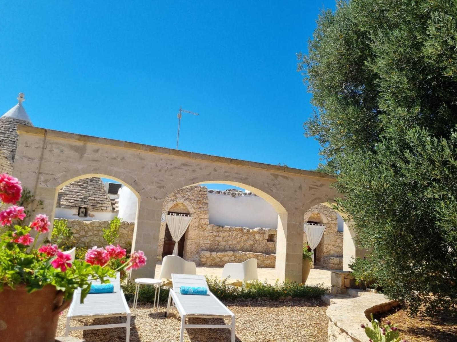 مبيت وإفطار غروتاليي Trulli Di Spinaruta المظهر الخارجي الصورة