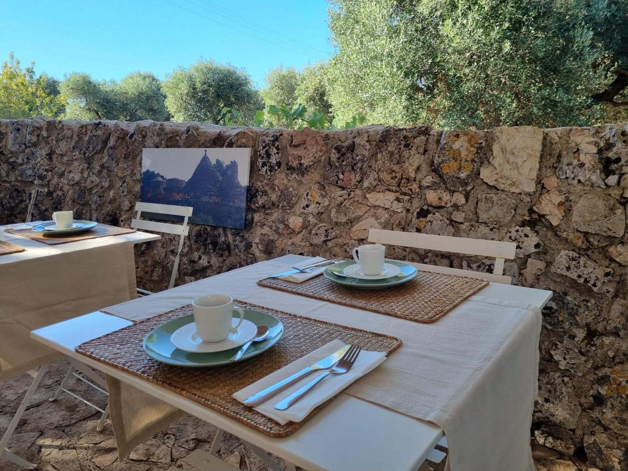 مبيت وإفطار غروتاليي Trulli Di Spinaruta المظهر الخارجي الصورة