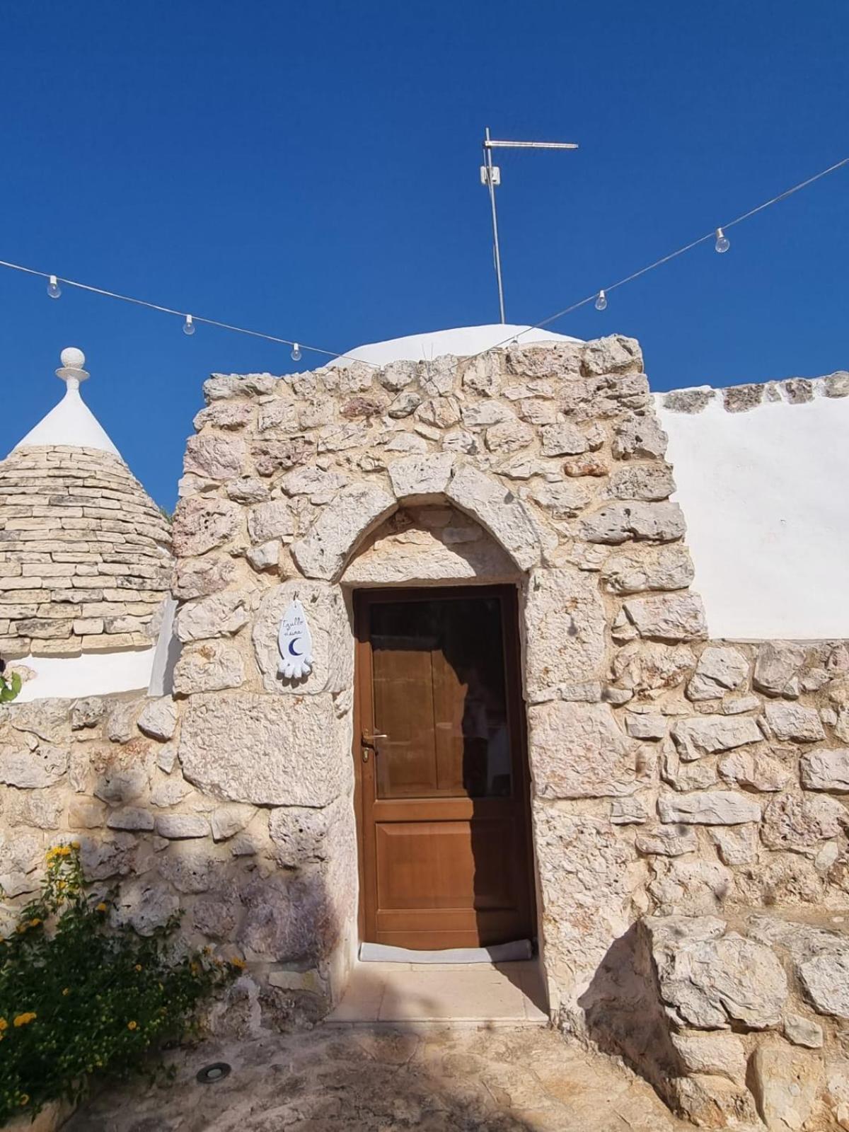 مبيت وإفطار غروتاليي Trulli Di Spinaruta المظهر الخارجي الصورة