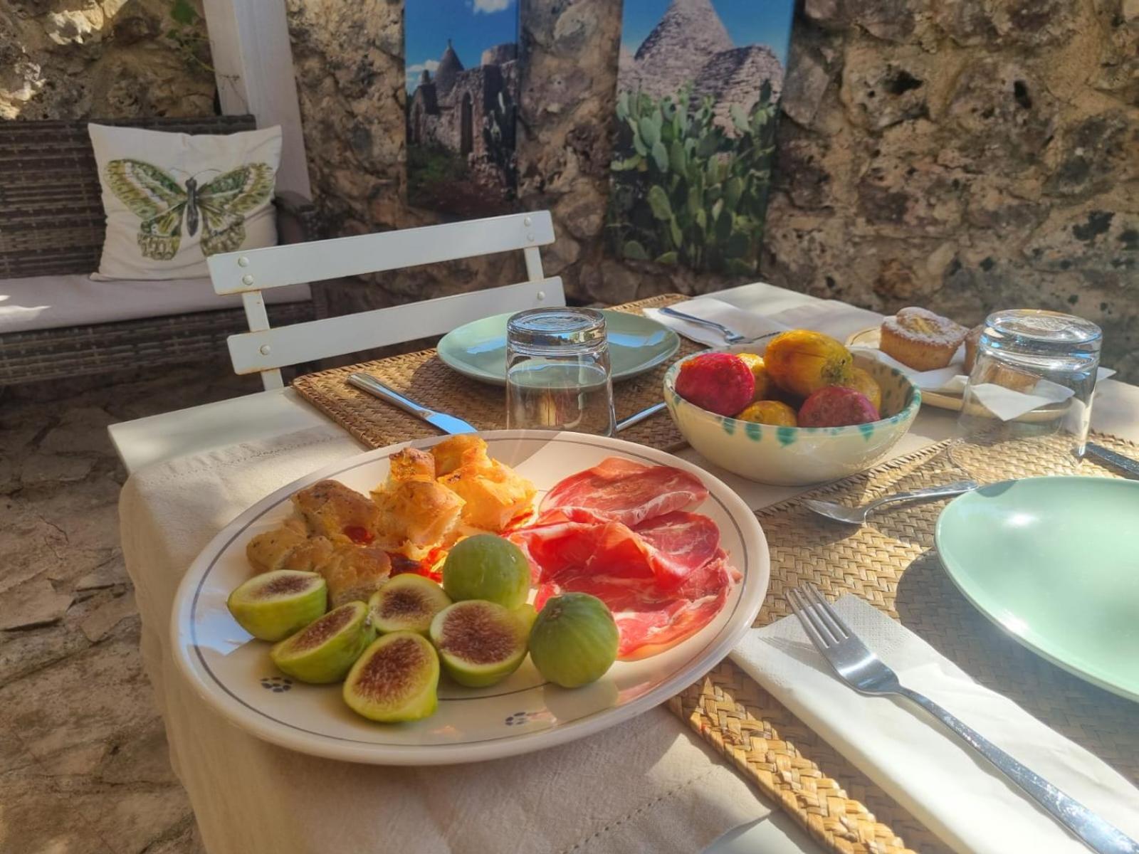 مبيت وإفطار غروتاليي Trulli Di Spinaruta المظهر الخارجي الصورة